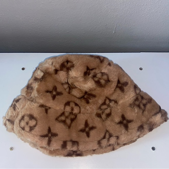 LV Louis Vuitton Logo Luxury Bucket Unisex Winter Designer Snow Faux Fur - Picture 5 of 6